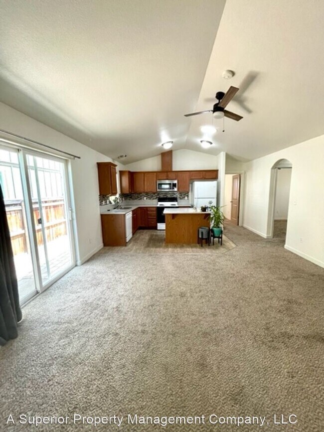 Building Photo - 3 br, 2 bath House - 2911 NE Jackdaw Dr.
