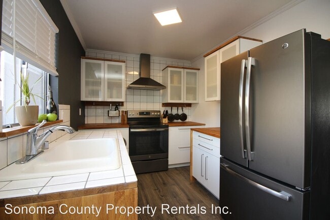 Building Photo - 2 br, 1.5 bath House - 380 Gate Way