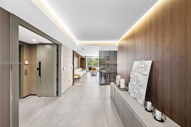 Foto del edificio - 785 Crandon Blvd