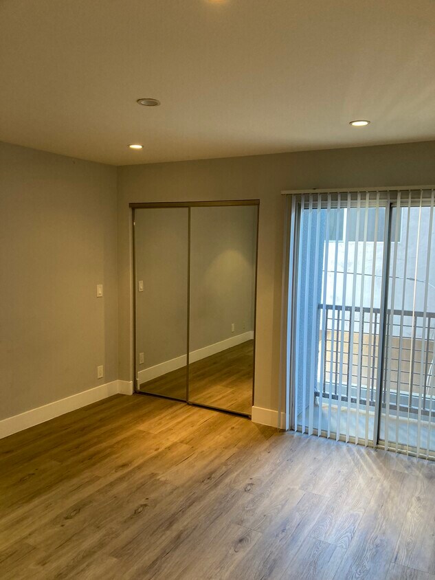 Foto principal - 4653 Coldwater Canyon Ave