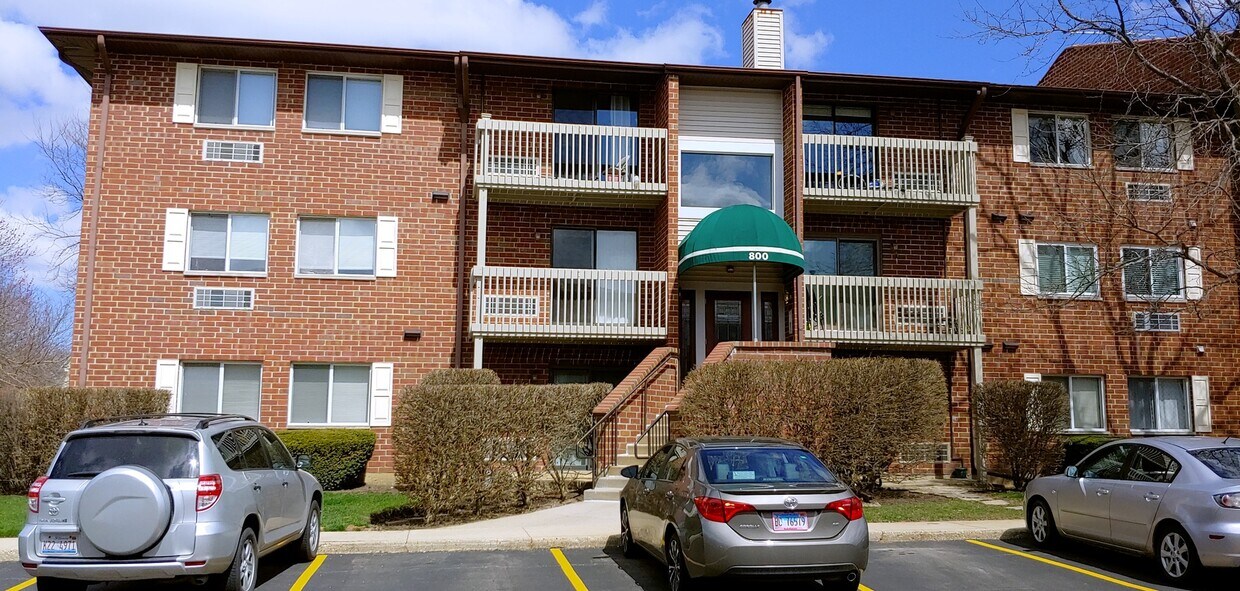 Primary Photo - 800 N Lakeside Dr
