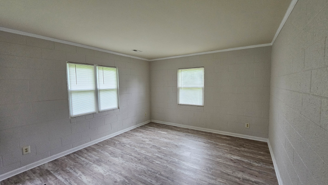Building Photo - 2407 Loftin Dr
