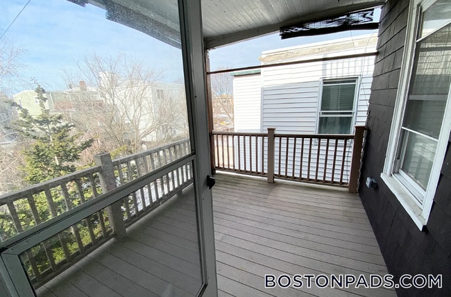 Building Photo - 108 Buttonwood St