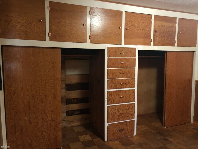 Foto del edificio - 3 br, 3 bath House - 202 S B St
