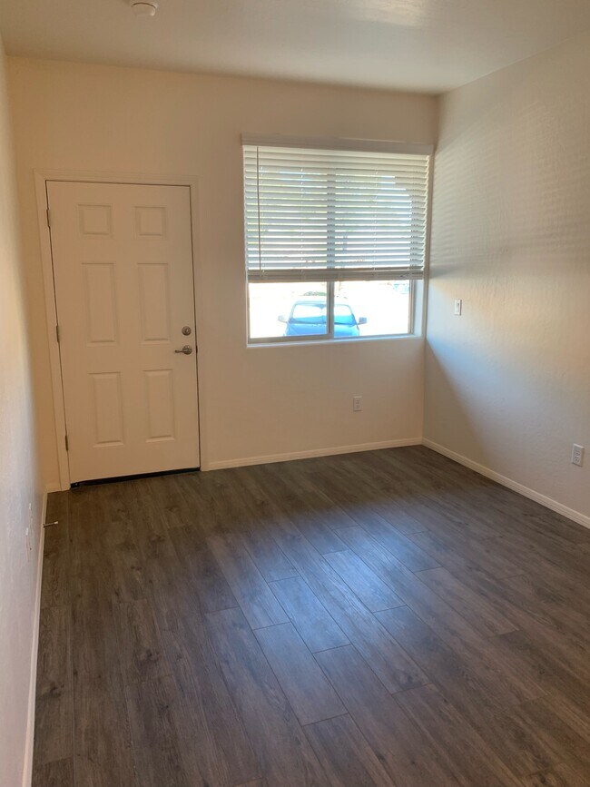 Foto del edificio - 1650 E Ponderosa Pkwy