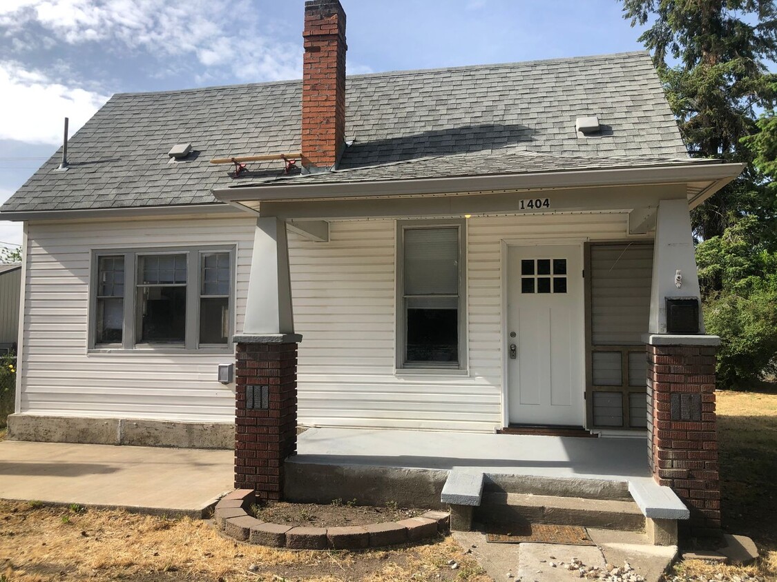 Primary Photo - Adorable 2 Bedroom House