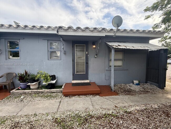 Foto del edificio - 1116 NE 16th Terrace