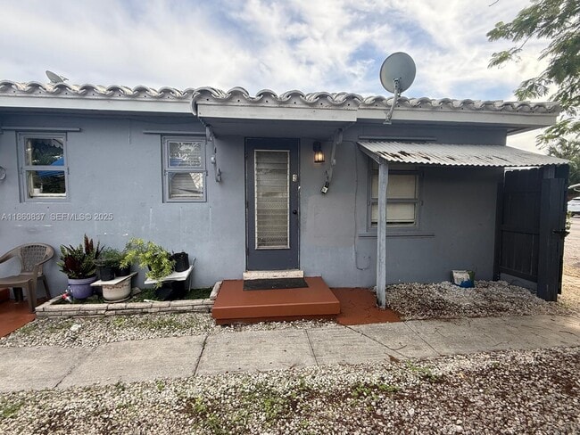 Building Photo - 1116 NE 16th Terrace