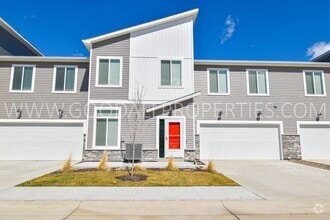 Building Photo - 853 NE Iris Ave