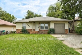 Building Photo - 628 E Hill St