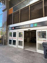 Building Photo - 609 Sherbourne St