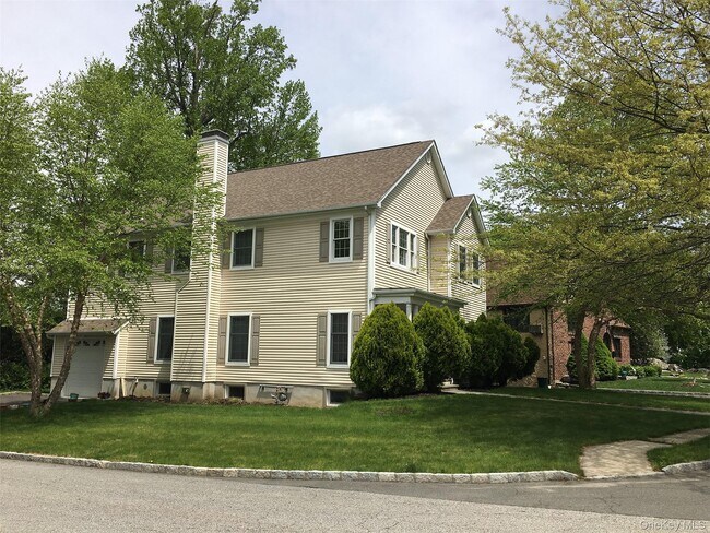 Foto del edificio - 243 Knollwood Ave