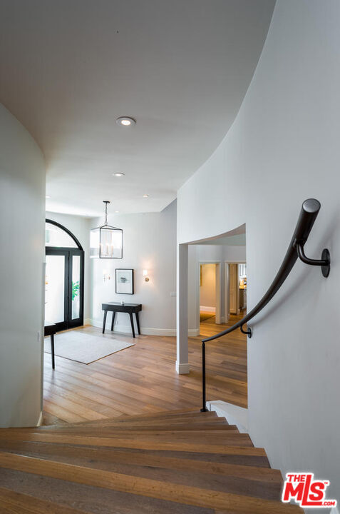 Building Photo - 545 Amalfi Dr