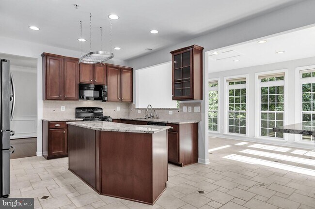 Building Photo - 16475 Kramer Estate Dr