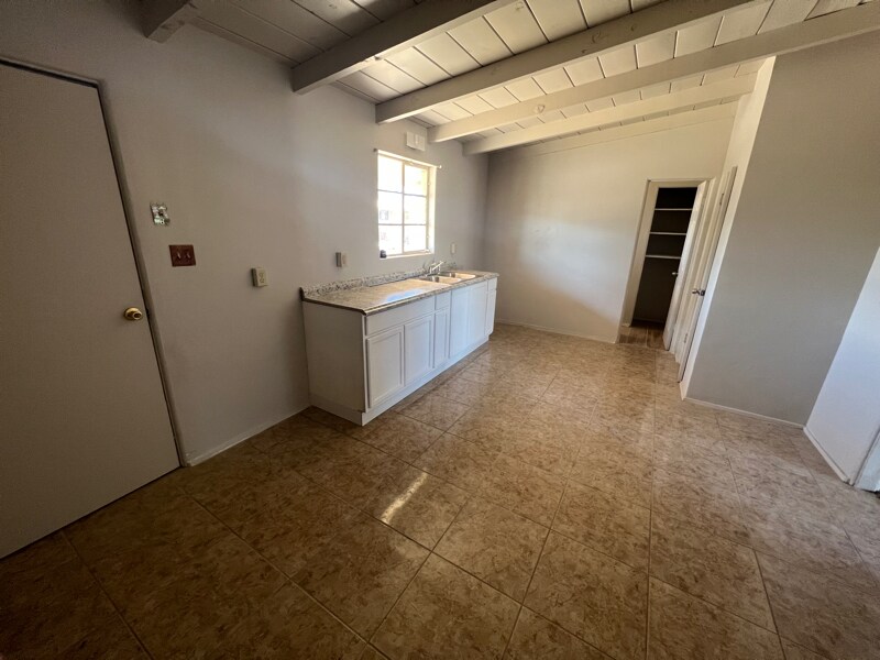 Foto del edificio - 302 W Irvington Rd