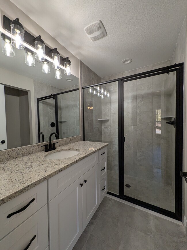Foto del edificio - 754 W Deacon Pl