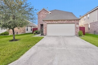 Building Photo - 2730 Donellan Dr