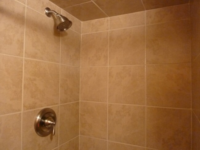 Building Photo - 3717 E 30th Ave