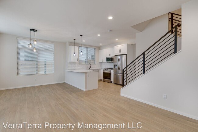 Foto del edificio - 3 br, 2 bath House - 8015A Mary Ave NW