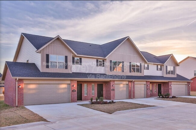 Building Photo - 2752 W Kilimanjaro Way