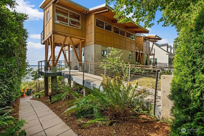 Foto del edificio - Lease Takeover: Breathtaking 1-Bed ADU Retreat with Spacious Living in Bellingham's Heart