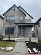 Building Photo - 4380 Bergen Ln