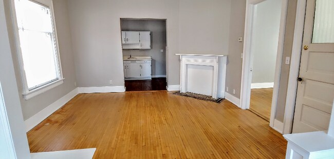 Foto del edificio - 3227 W McKinley Blvd
