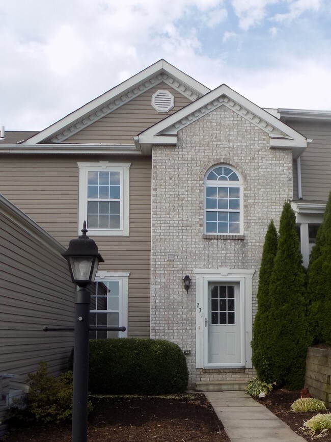 231 Brae Glen Dr, Canonsburg, PA 15317 Townhome Rentals in Canonsburg