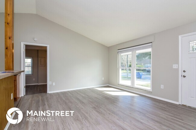 Foto del edificio - 7845 Avenal Loop