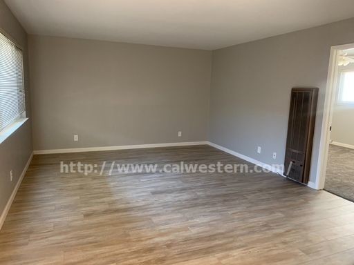 Building Photo - 2103 Town and Country Ln