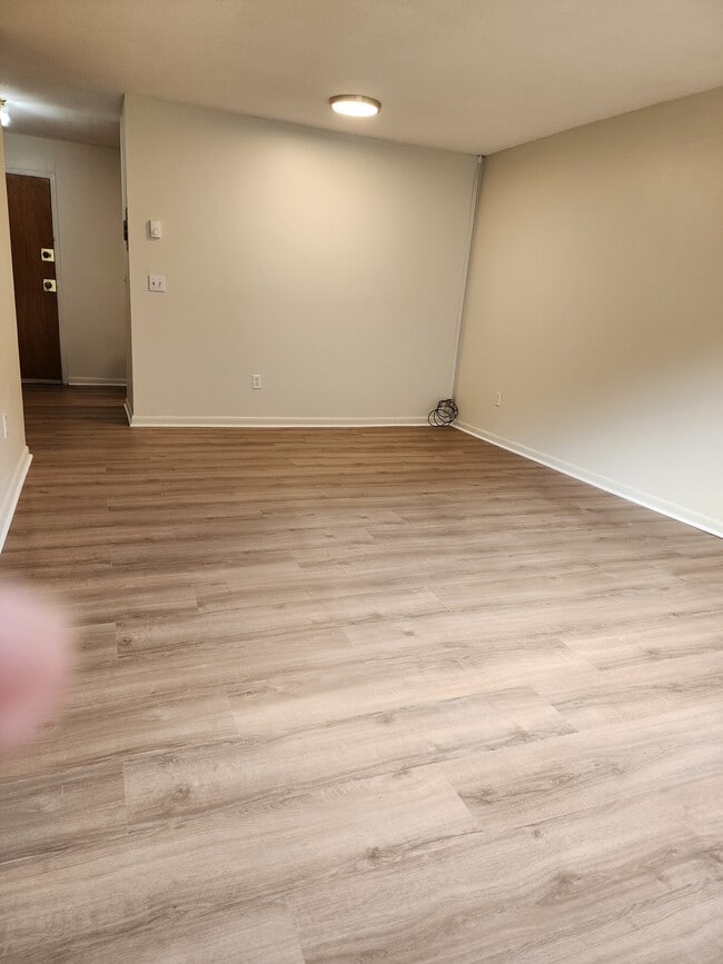 Foto del edificio - 2094 Phillips Rd