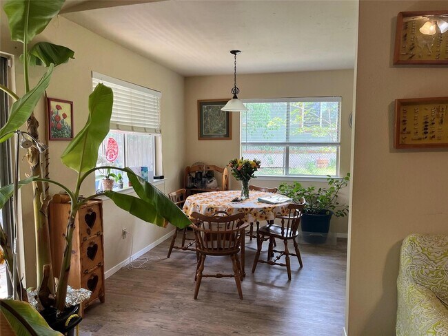 Foto del edificio - 12214 Forsythe Dr