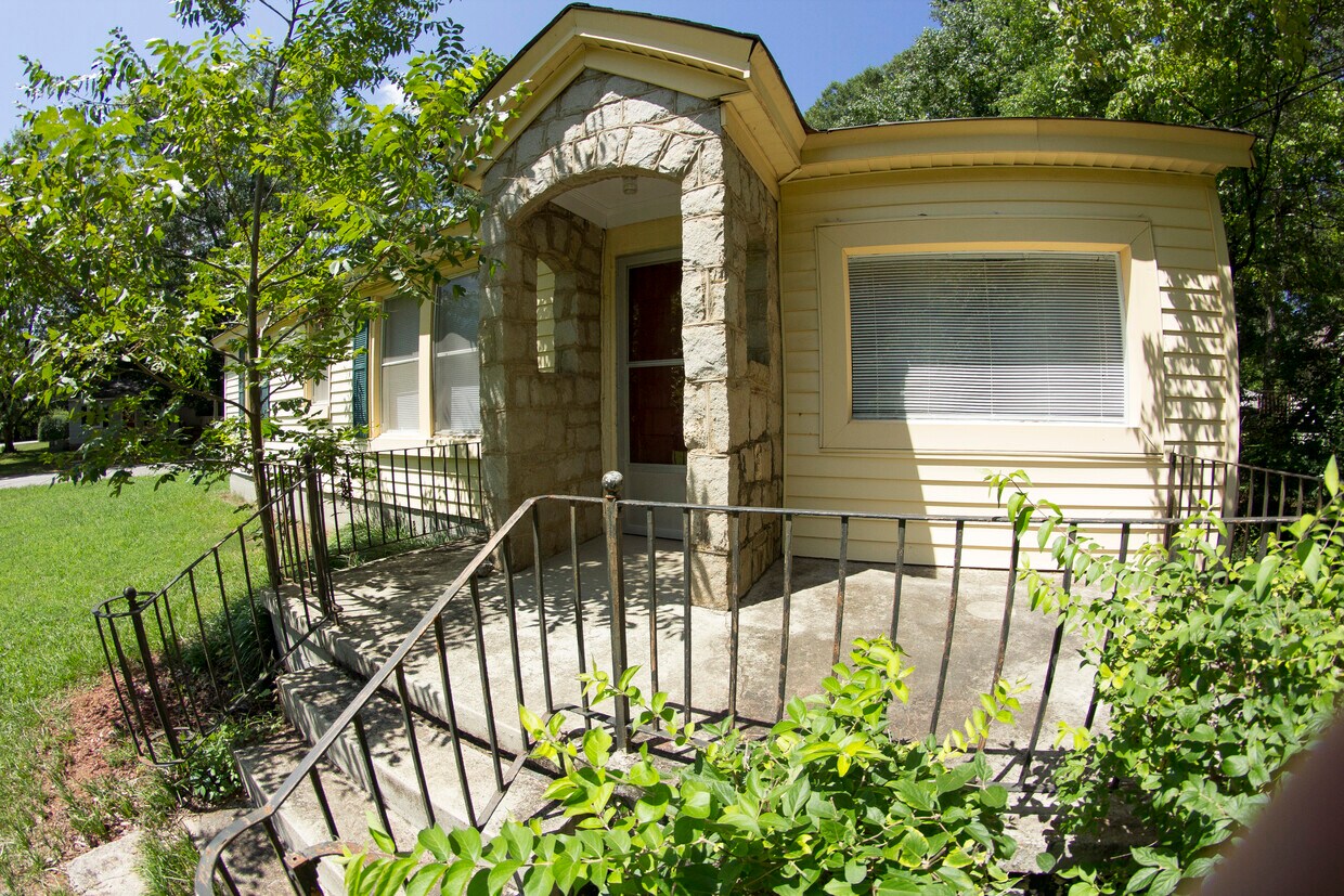 290 Sunset Dr, Athens, GA 30606 House Rental in Athens, GA