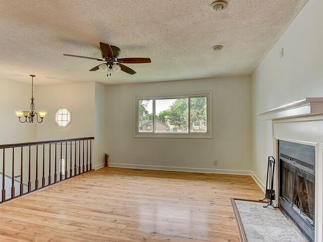 Building Photo - 3514 Glory Cir