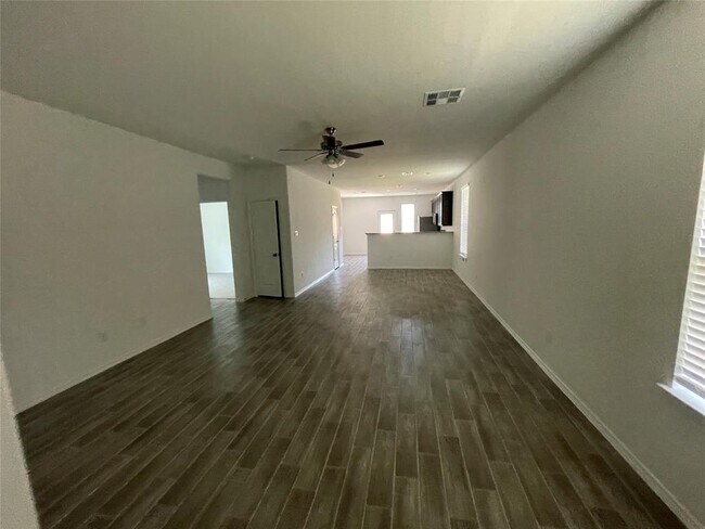 Foto del edificio - 19615 Cat Spruce Ct