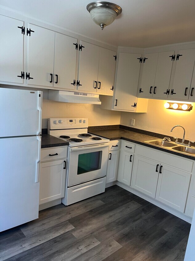 Foto principal - 6030 E Taft Rd