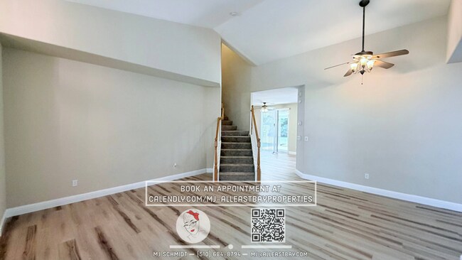 Foto del edificio - Beautiful 3 bedroom home nestled in cozy Brentwood neighborhood!