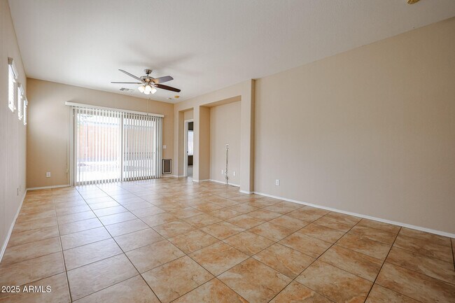 Foto del edificio - 26121 W Tonto Ln