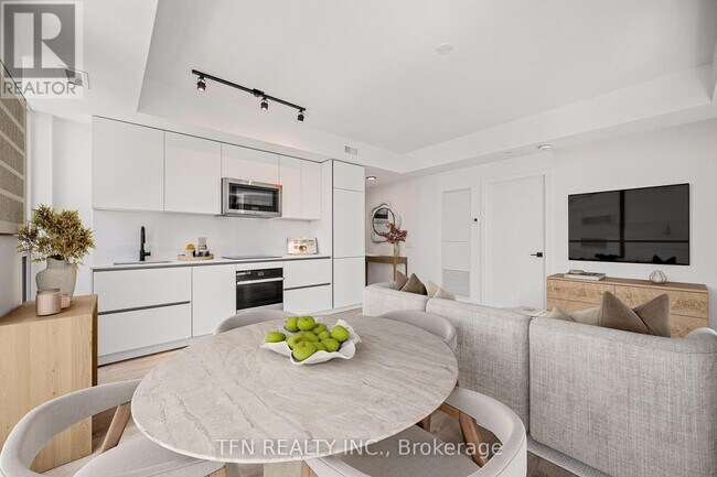 Photo du bâtiment - 327 King St W