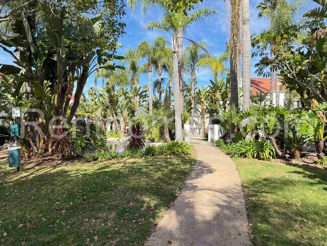 Foto del edificio - 9438 Twin Trails Dr