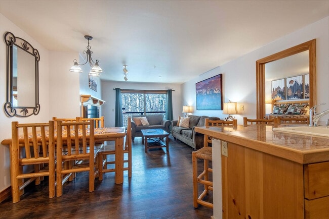 Foto del edificio - 2740 Shadowmoon Ln