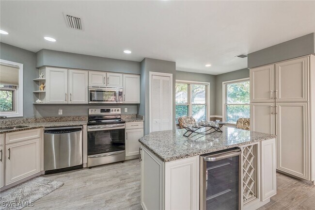 Foto del edificio - 6652 Trident Way