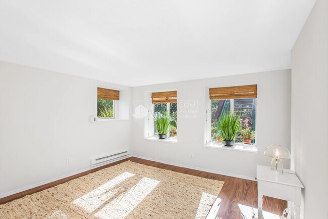 Foto del edificio - 3900 Oakmore Rd
