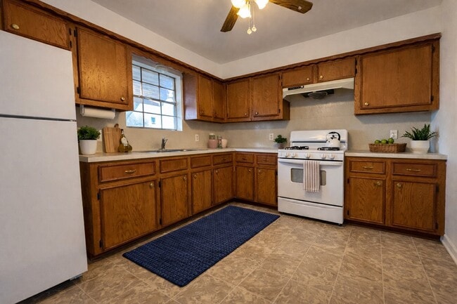 Building Photo - 508 Mahan Ave