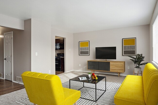 Amplia sala de estar de The Valley Townhomes - The Valley