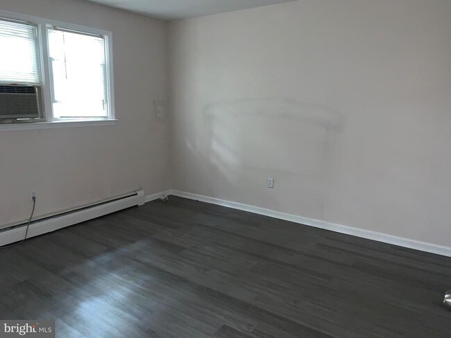 Foto del edificio - 130 Dartmouth Ave