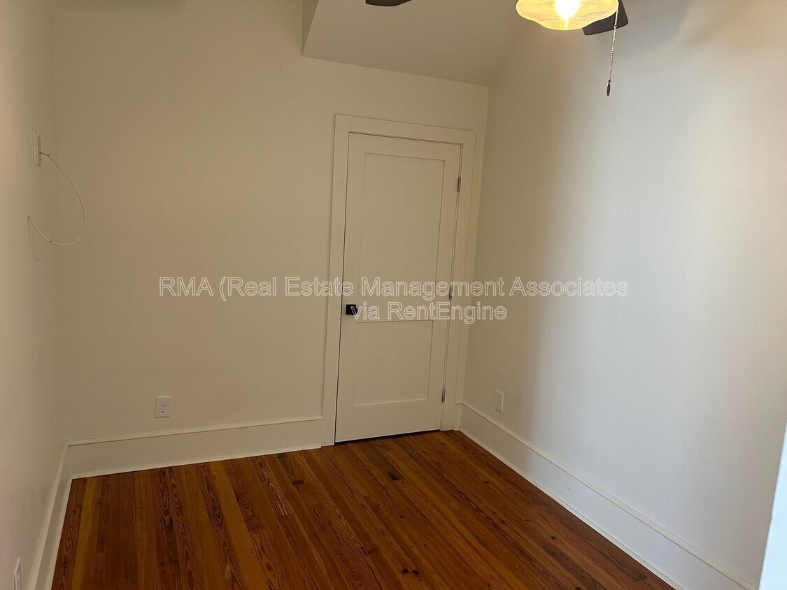 Foto del edificio - 215 Main St