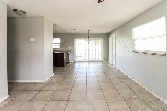 Foto del edificio - 4705 King Cole Blvd