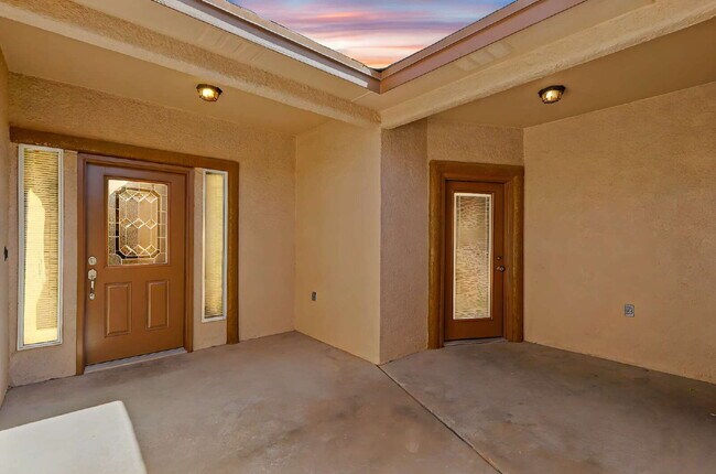 Foto del edificio - "Spacious 4-Bed Oasis with Granite Touches...