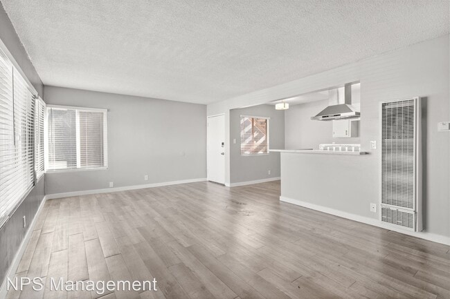 Building Photo - 2 br, 2 bath Apartment - 1121 Daisy Avenue...